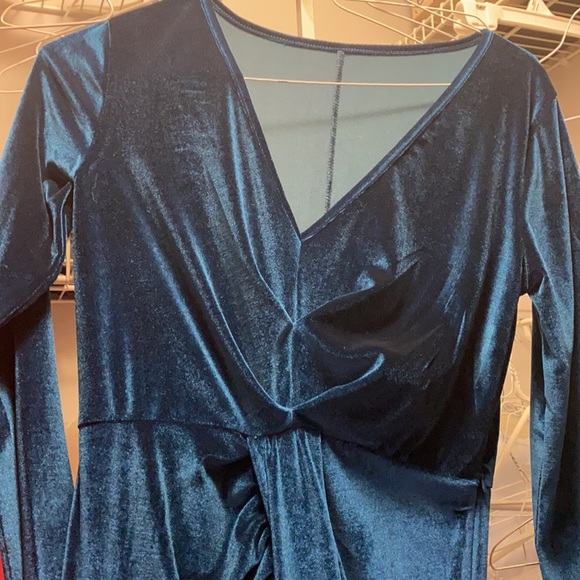 Blue velvet dress - Picture 2 of 2